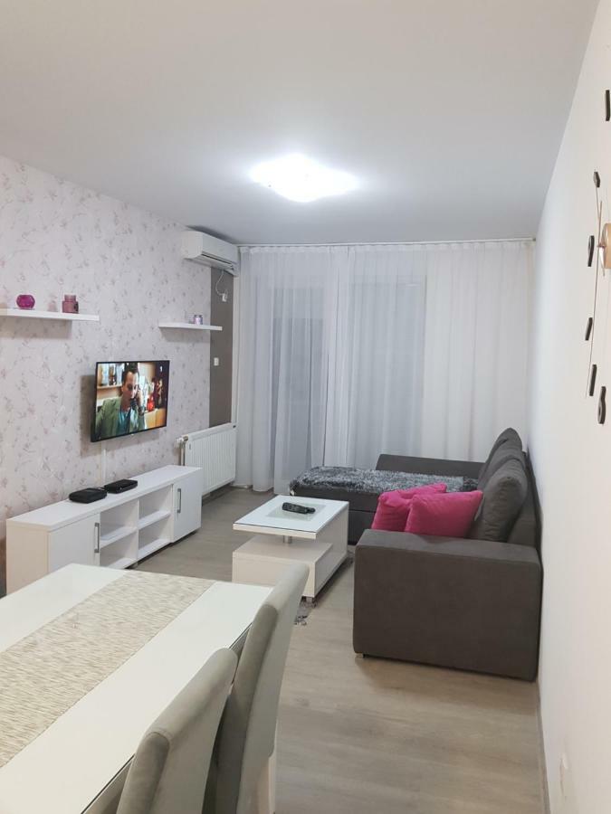 Apartment Gea 18 Novi Sad Exteriör bild
