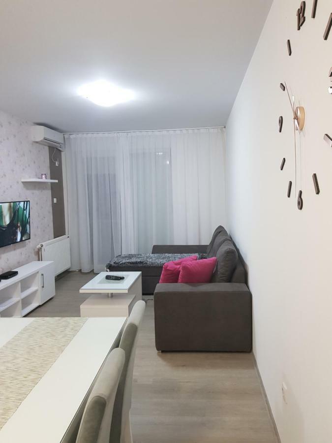 Apartment Gea 18 Novi Sad Exteriör bild